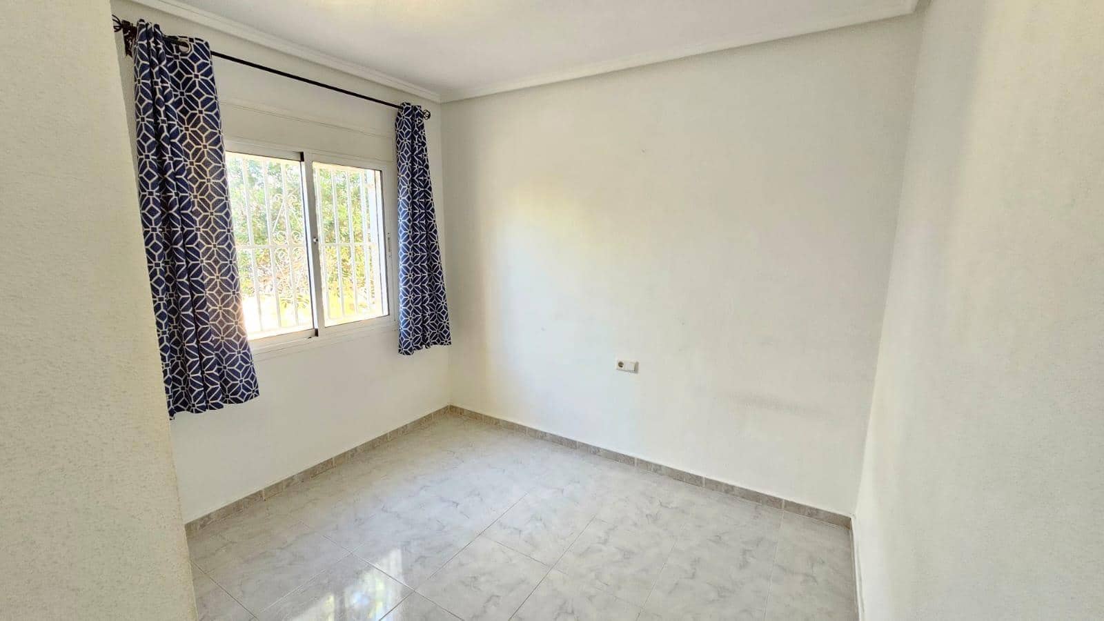 4 soveværelse Villa til salg i Lo Pepin med swimmingpool - € 399.950 (Ref: 8900113)