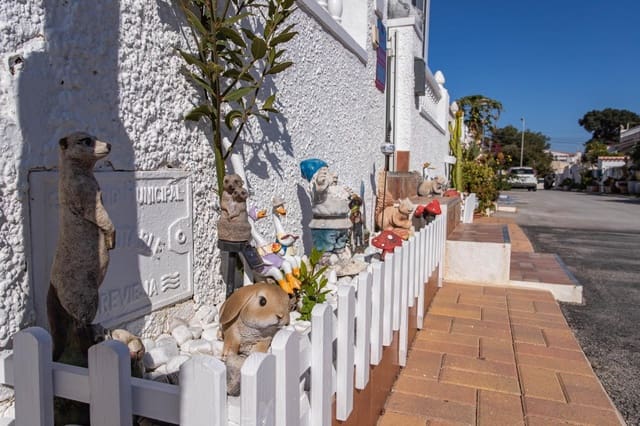 2 makuuhuone Rivitalo myytävänä paikassa El Chaparral, Torrevieja - 147 260 € (Ref: 8910992)