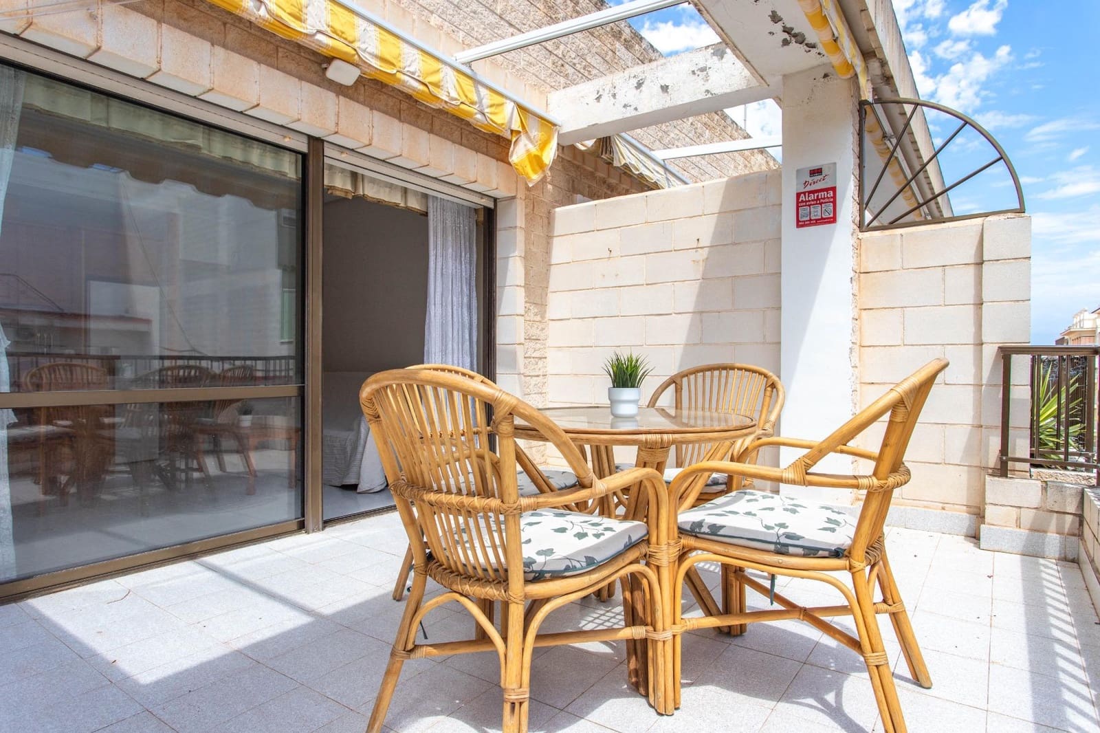 Ático de 2 habitaciones en Torrevieja en venta - 159.990 € (Ref: 8982576)