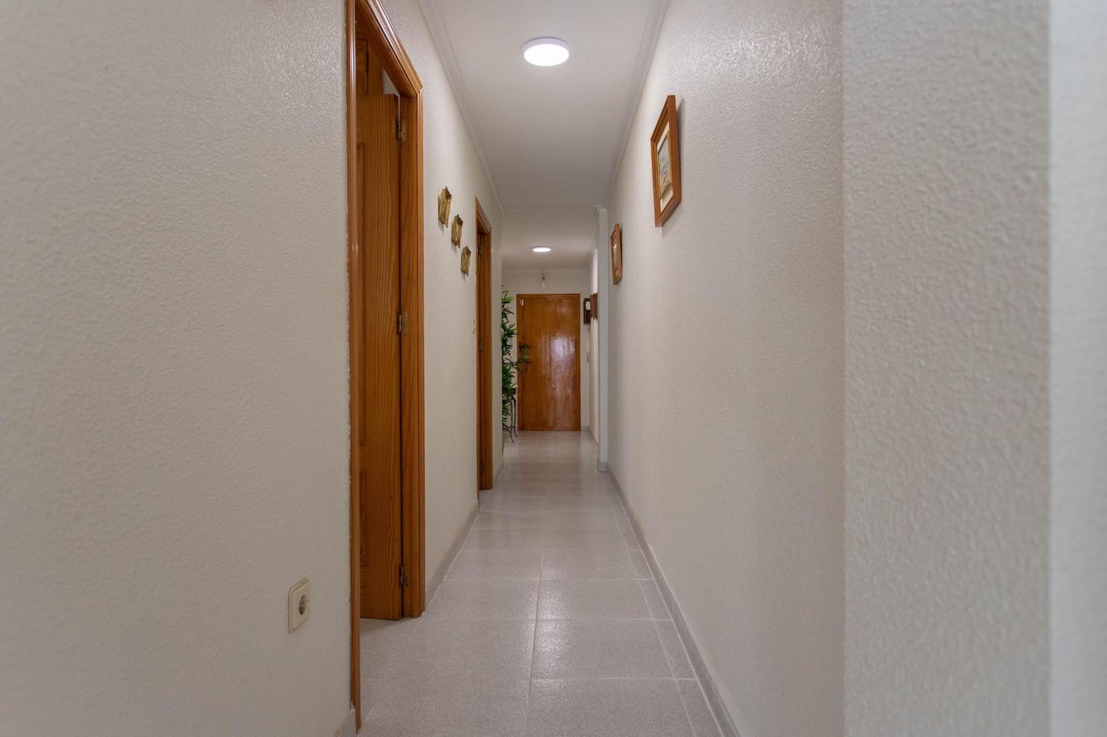 Ático de 2 habitaciones en Torrevieja en venta - 159.990 € (Ref: 8982576)