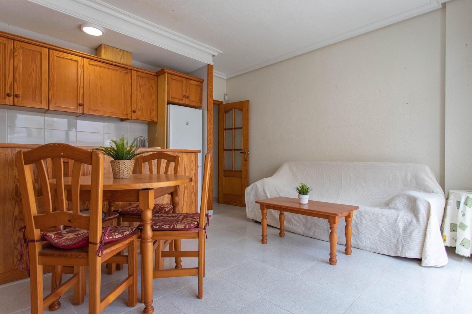 Ático de 2 habitaciones en Torrevieja en venta - 159.990 € (Ref: 8982576)