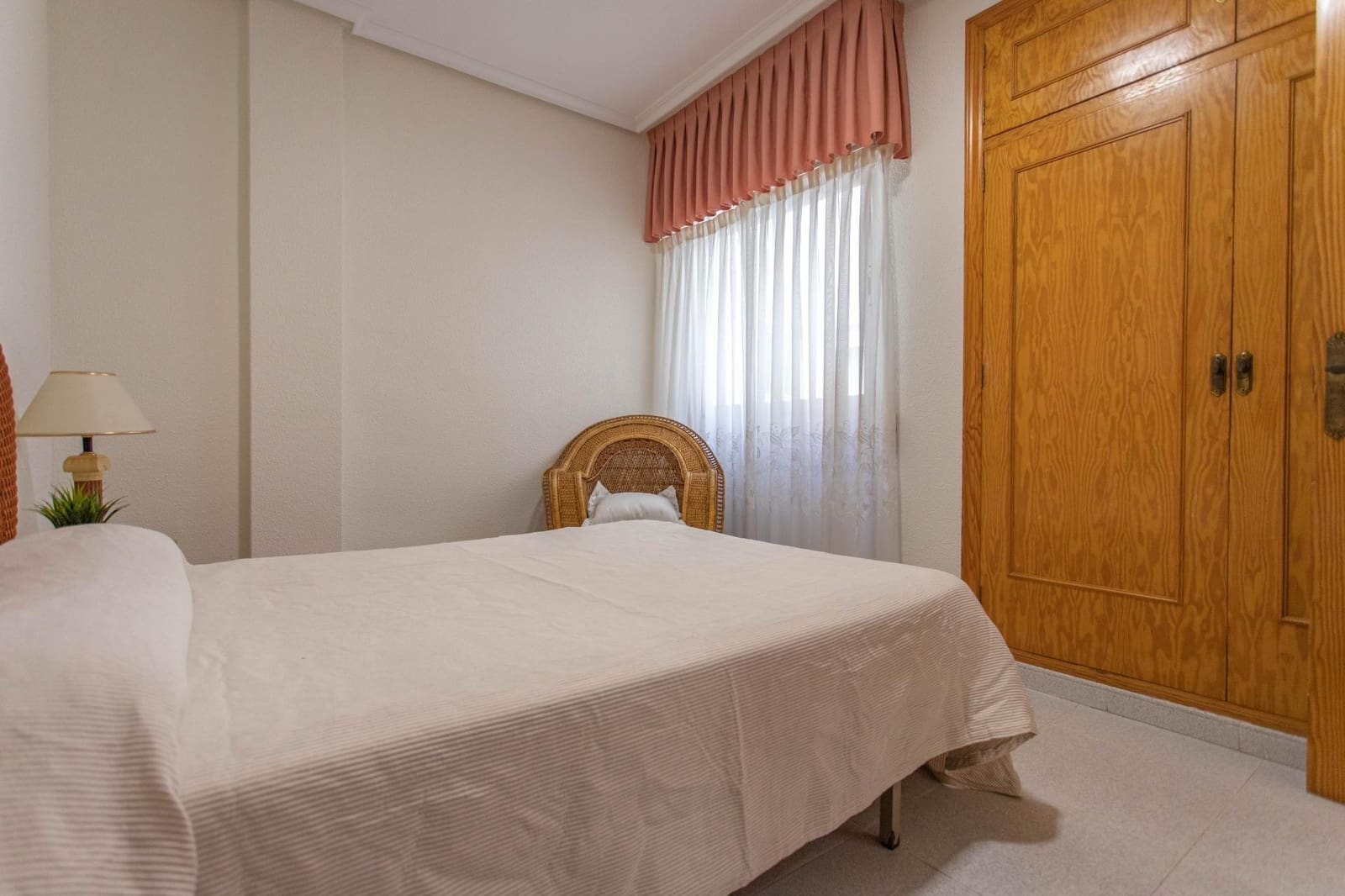 Ático de 2 habitaciones en Torrevieja en venta - 159.990 € (Ref: 8982576)