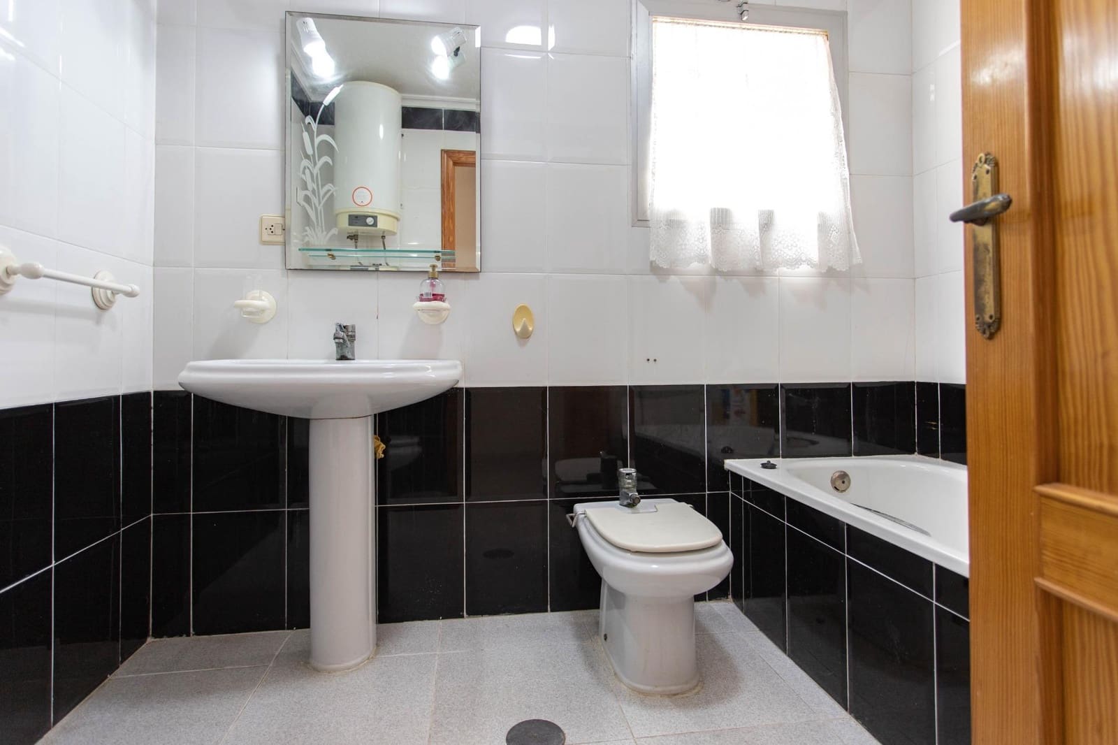 Ático de 2 habitaciones en Torrevieja en venta - 159.990 € (Ref: 8982576)