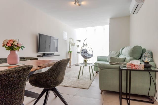 2 makuuhuone Paritalo myytävänä paikassa Los Balcones mukana uima-altaan - 200 000 € (Ref: 9020746)