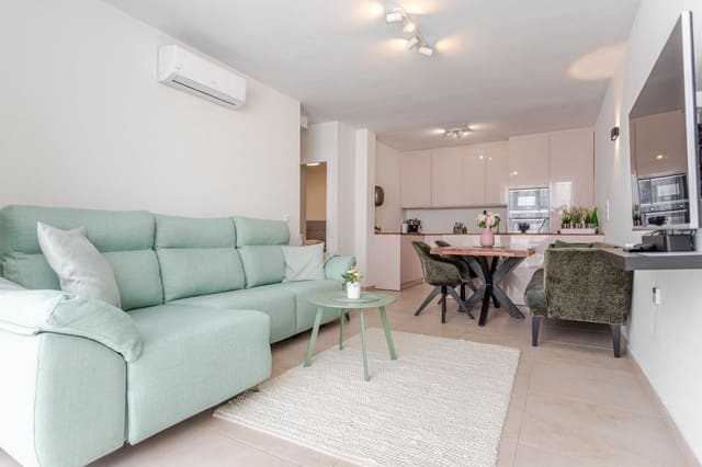 2 makuuhuone Paritalo myytävänä paikassa Los Balcones mukana uima-altaan - 200 000 € (Ref: 9020746)