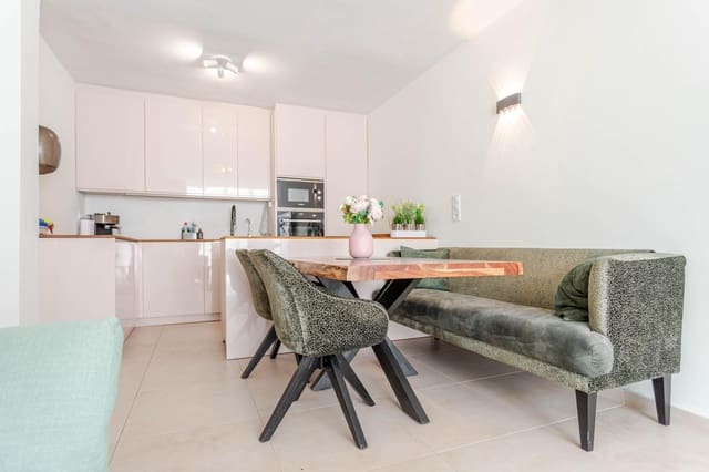2 makuuhuone Paritalo myytävänä paikassa Los Balcones mukana uima-altaan - 200 000 € (Ref: 9020746)