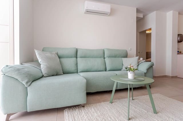 2 makuuhuone Paritalo myytävänä paikassa Los Balcones mukana uima-altaan - 200 000 € (Ref: 9020746)