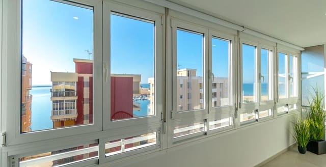 3 soveværelse Penthouse til salg i Playa de los Náufragos, Torrevieja med garage - € 319.000 (Ref: 9036870)