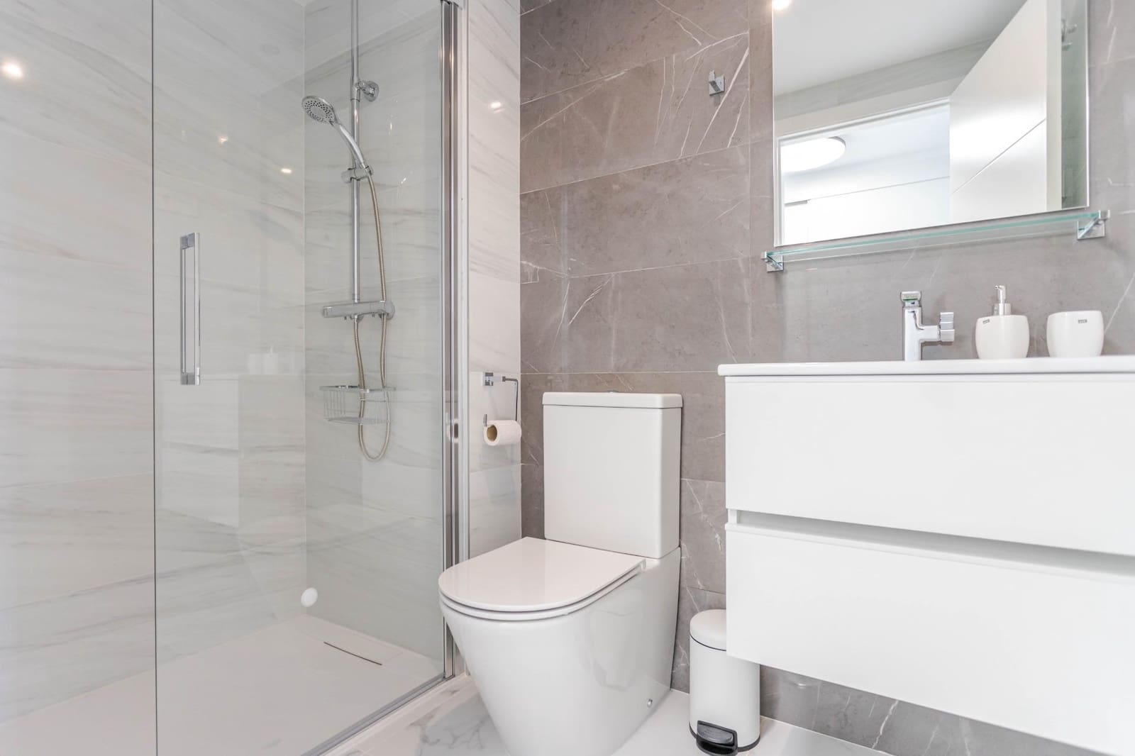 2 sypialnia Apartament przy plaży na sprzedaż w Orihuela Costa z basenem - 445 000 € (Ref: 9174911)