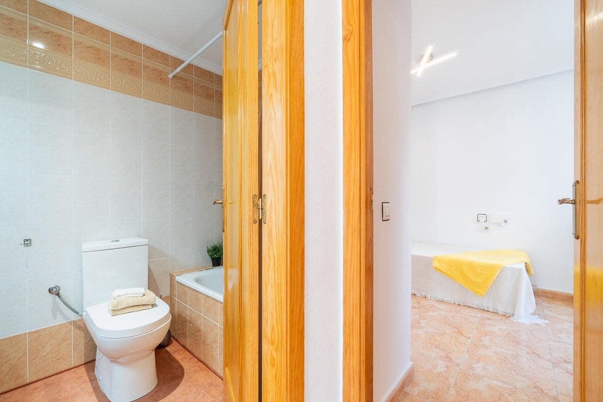 2 soveværelse Rækkehus til salg i El Limonar med swimmingpool - € 139.000 (Ref: 9262816)