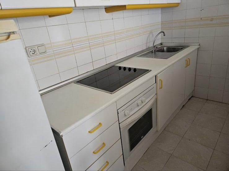 2 soverom Kjedet enebolig til salgs i Torrevieja med svømmebasseng - € 139 900 (Ref: 9264376)