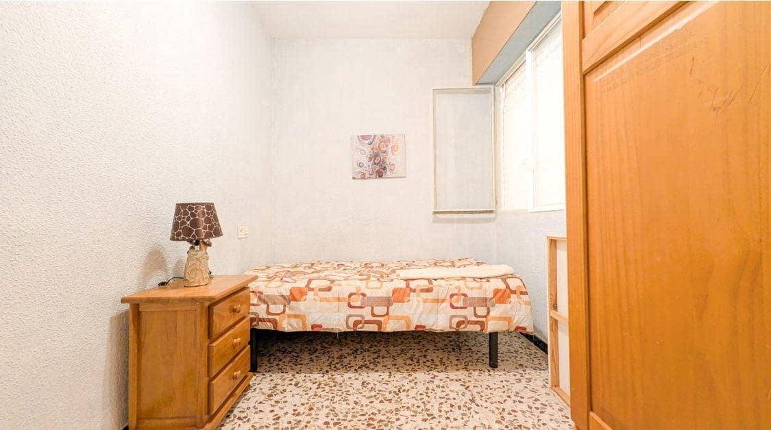 3 slaapkamer Flat te koop in Torrevieja - € 133.900 (Ref: 9335263)