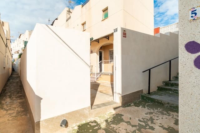 1 chambre Bungalow à vendre à Torrevieja avec piscine - 109 000 € (Ref: 9362548)