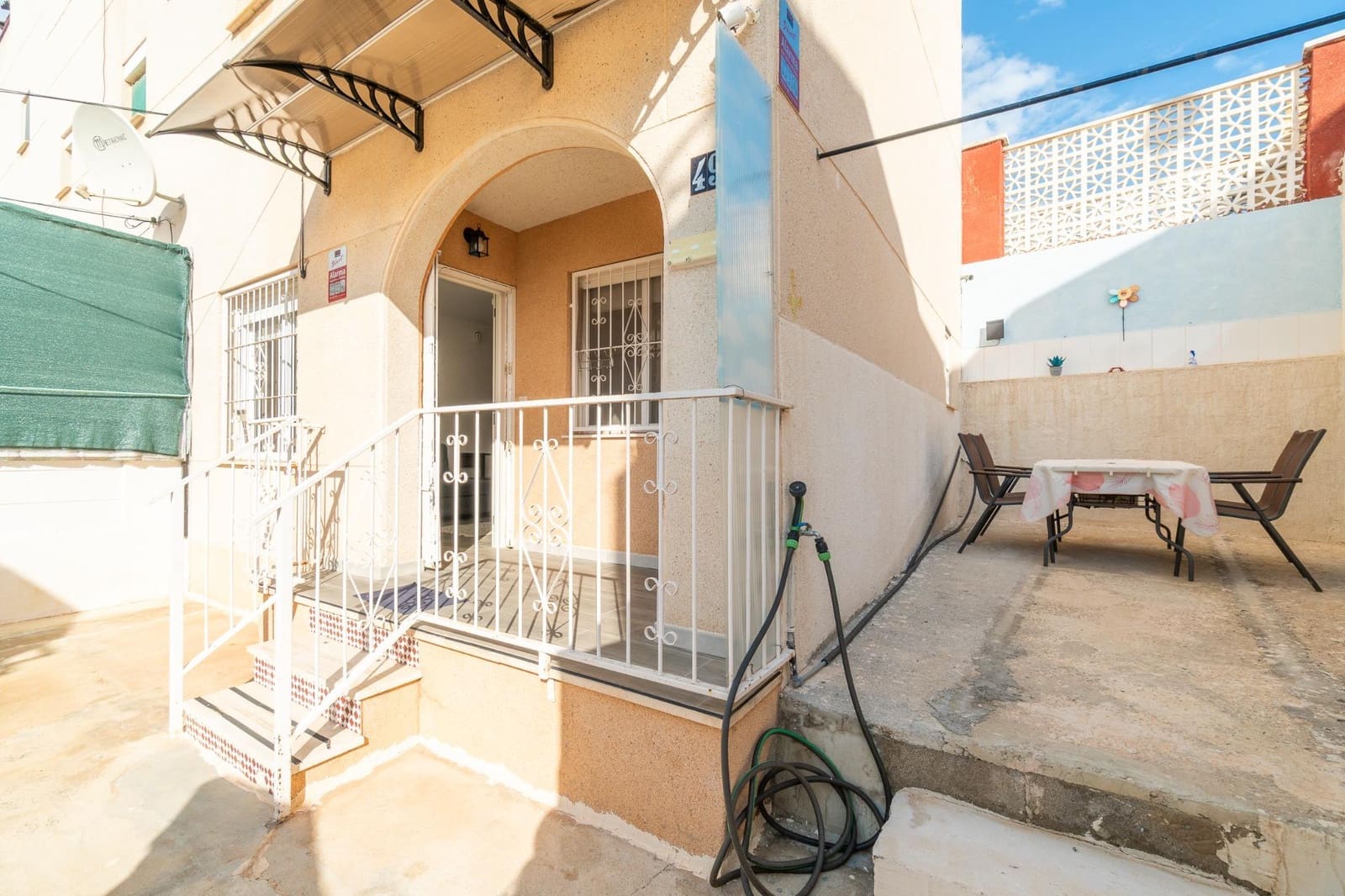 1 chambre Bungalow à vendre à Torrevieja avec piscine - 109 000 € (Ref: 9362548)