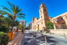 Piso de 2 habitaciones en Torrevieja en venta - 117.000 € (Ref: 9462531)