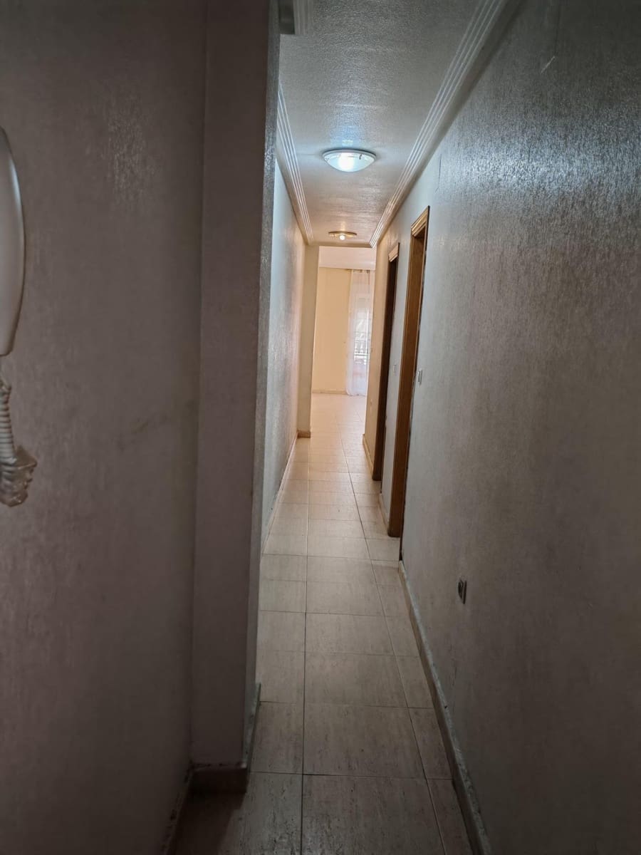 Piso de 2 habitaciones en Torrevieja en venta - 117.000 € (Ref: 9462531)