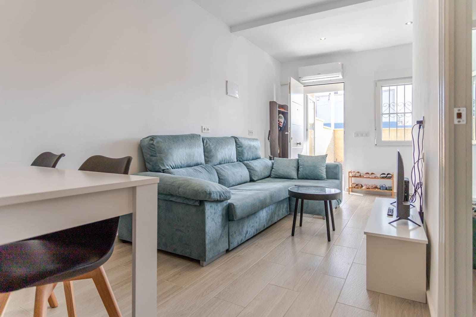 2 slaapkamer Rijtjeshuis te koop in Torrevieja - € 129.900 (Ref: 9496415)