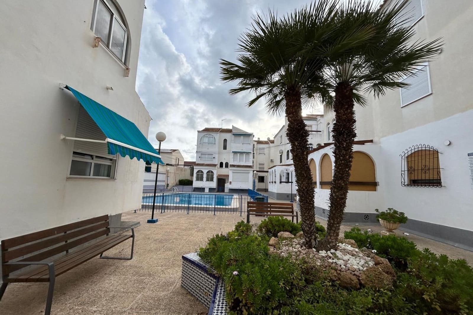 1 Zimmer Apartment zu verkaufen in Torrevieja mit Pool - 98.000 € (Ref: 9497578)