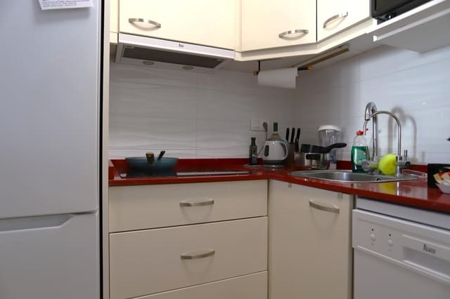 2 soveværelse Penthouse til salg i Centro, Torrevieja med swimmingpool - € 131.000 (Ref: 9541660)