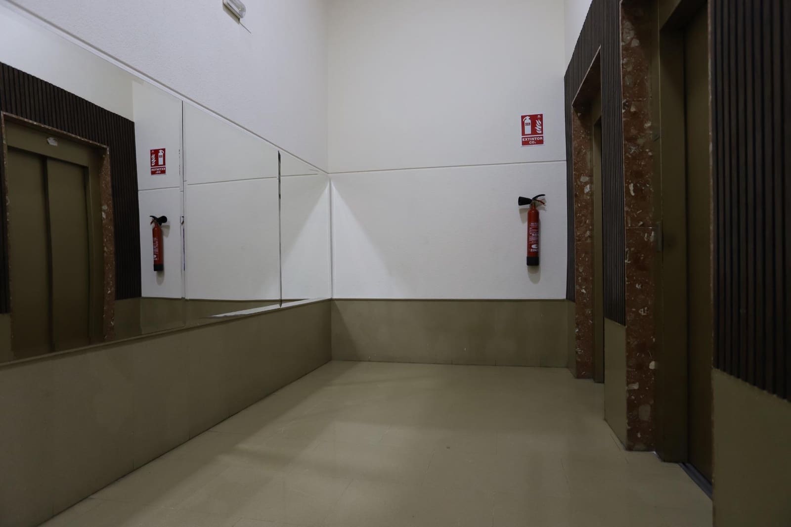 2 soveværelse Penthouse til salg i Torrevieja med swimmingpool - € 131.000 (Ref: 9541660)