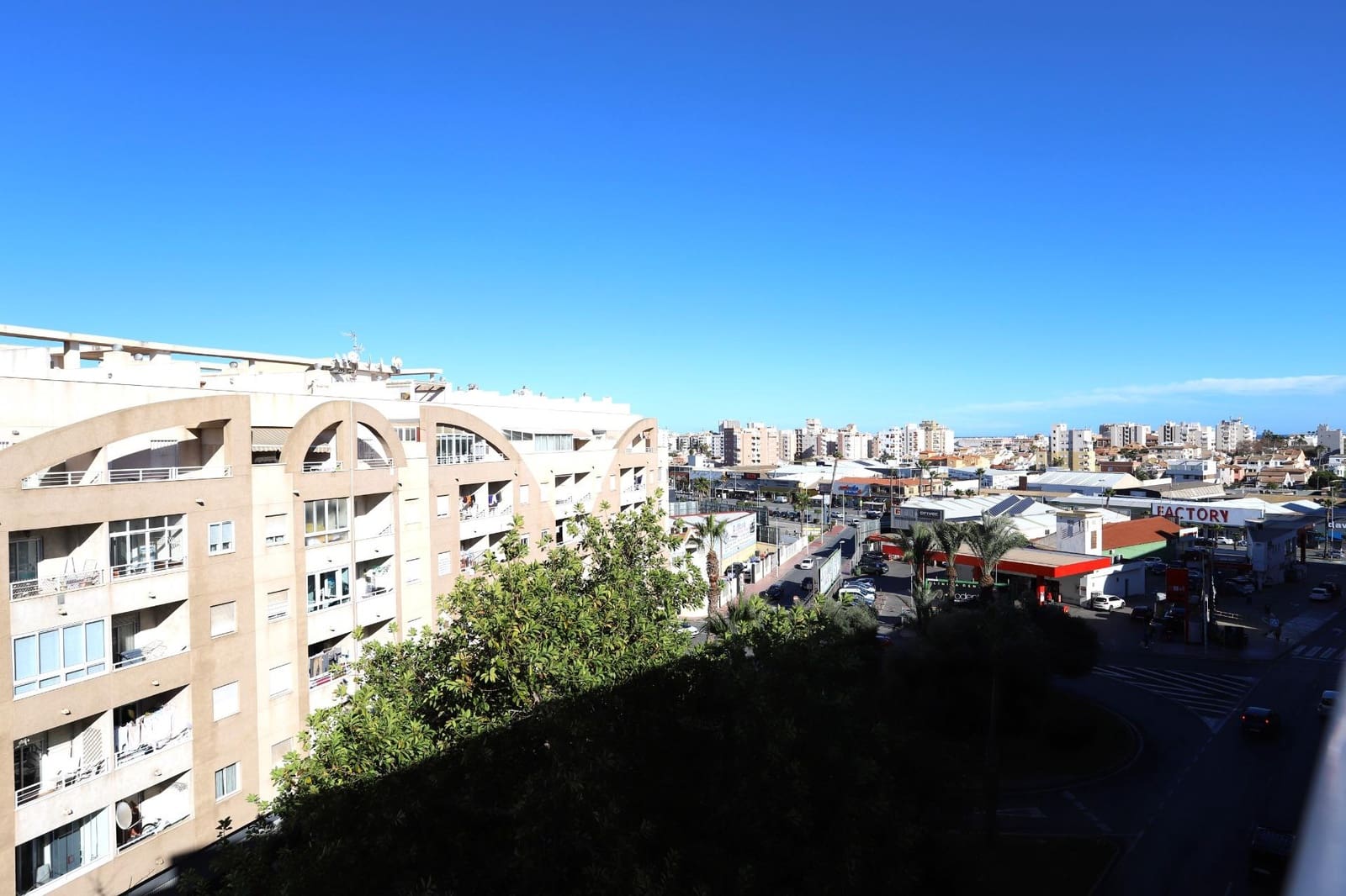 2 soveværelse Penthouse til salg i Torrevieja med swimmingpool - € 131.000 (Ref: 9541660)
