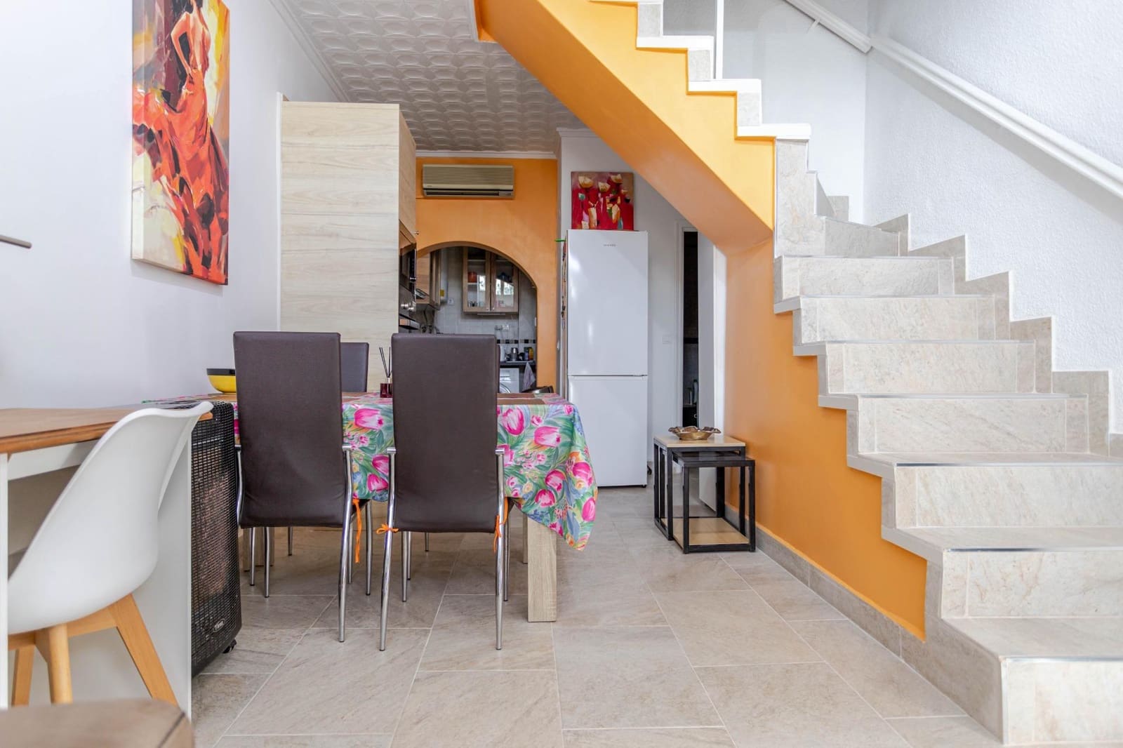 2 makuuhuone Rivitalo myytävänä paikassa Torrevieja - 129 990 € (Ref: 9562096)