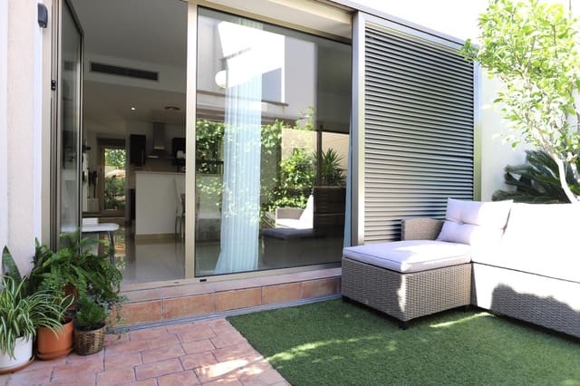 3 sypialnia Dom szeregowy na sprzedaż w Punta Prima, Torrevieja z basenem - 375 000 € (Ref: 9605214)