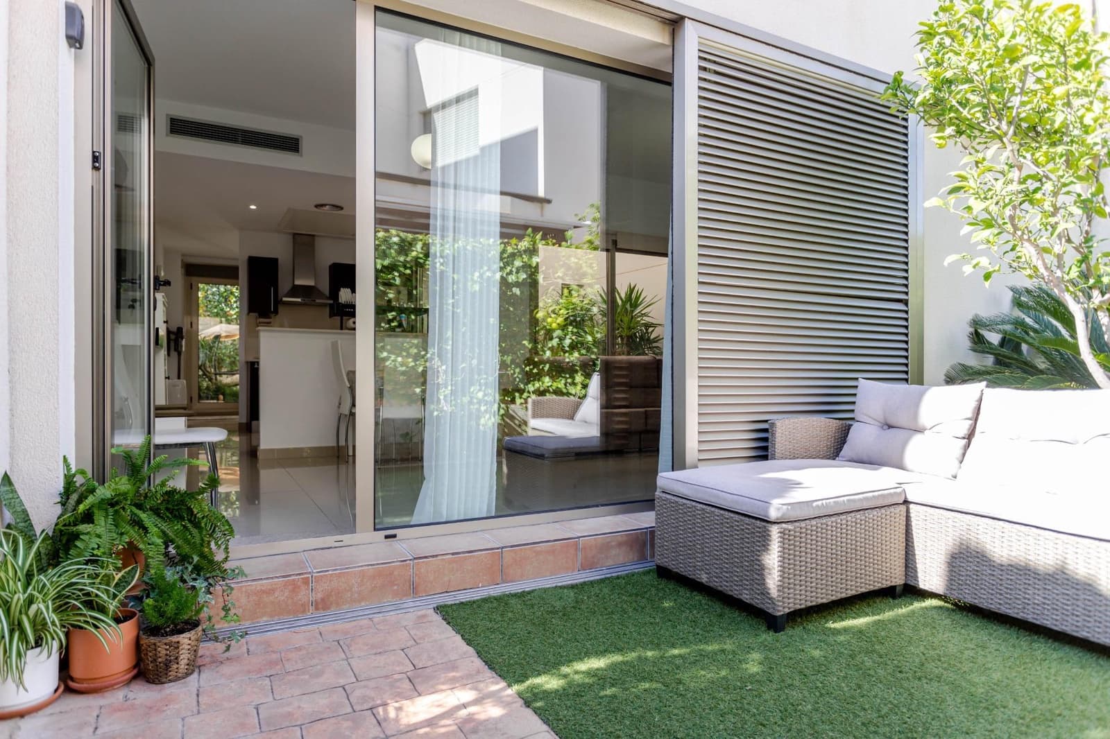 3 bedroom Terraced Villa for sale in Punta Prima with pool - € 375,000 (Ref: 9605214)