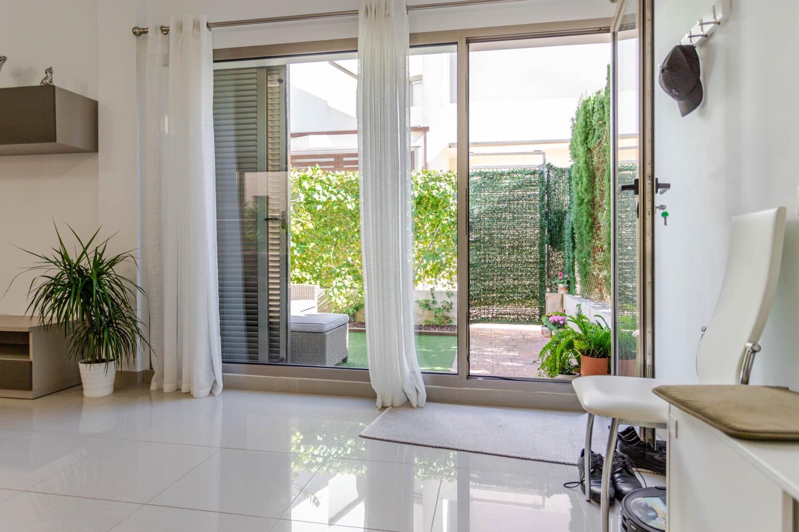 3 bedroom Terraced Villa for sale in Punta Prima with pool - € 375,000 (Ref: 9605214)