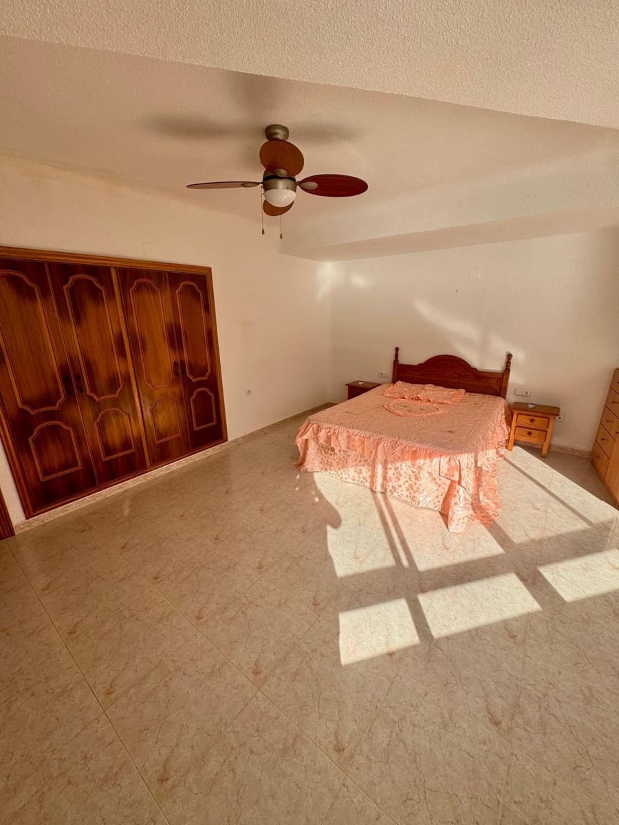 Apartamento de 4 habitaciones en Torrevieja en venta con piscina - 360.000 € (Ref: 9616104)