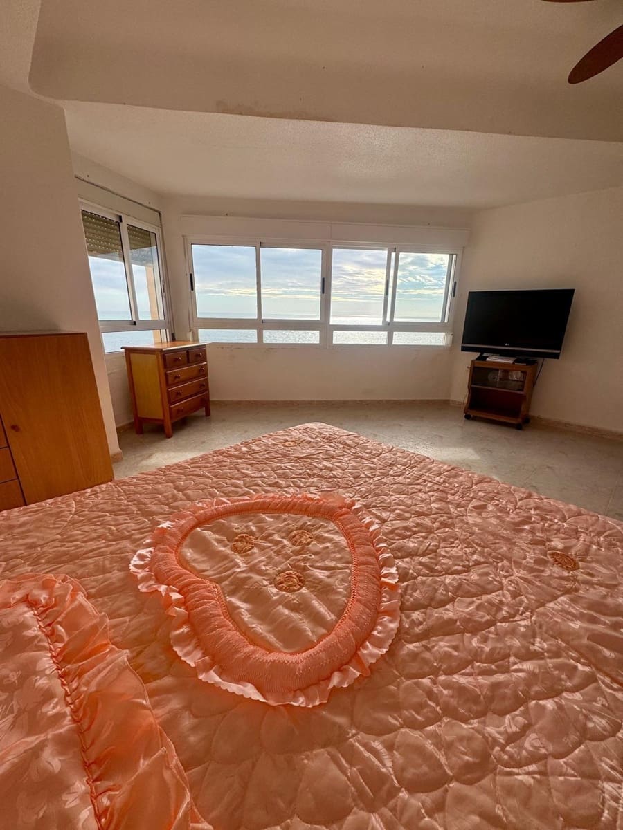 Apartamento de 4 habitaciones en Torrevieja en venta con piscina - 360.000 € (Ref: 9616104)