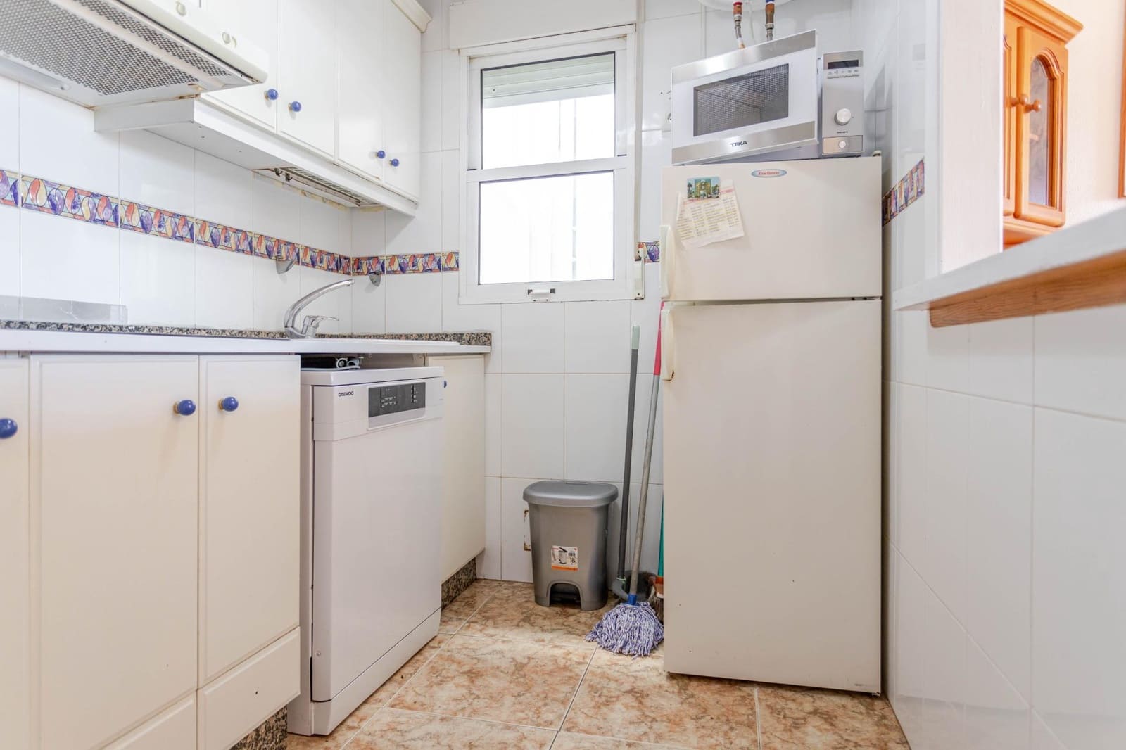 2 soverom Leilighet til salgs i Torrevieja med garasje - € 184 990 (Ref: 9616105)