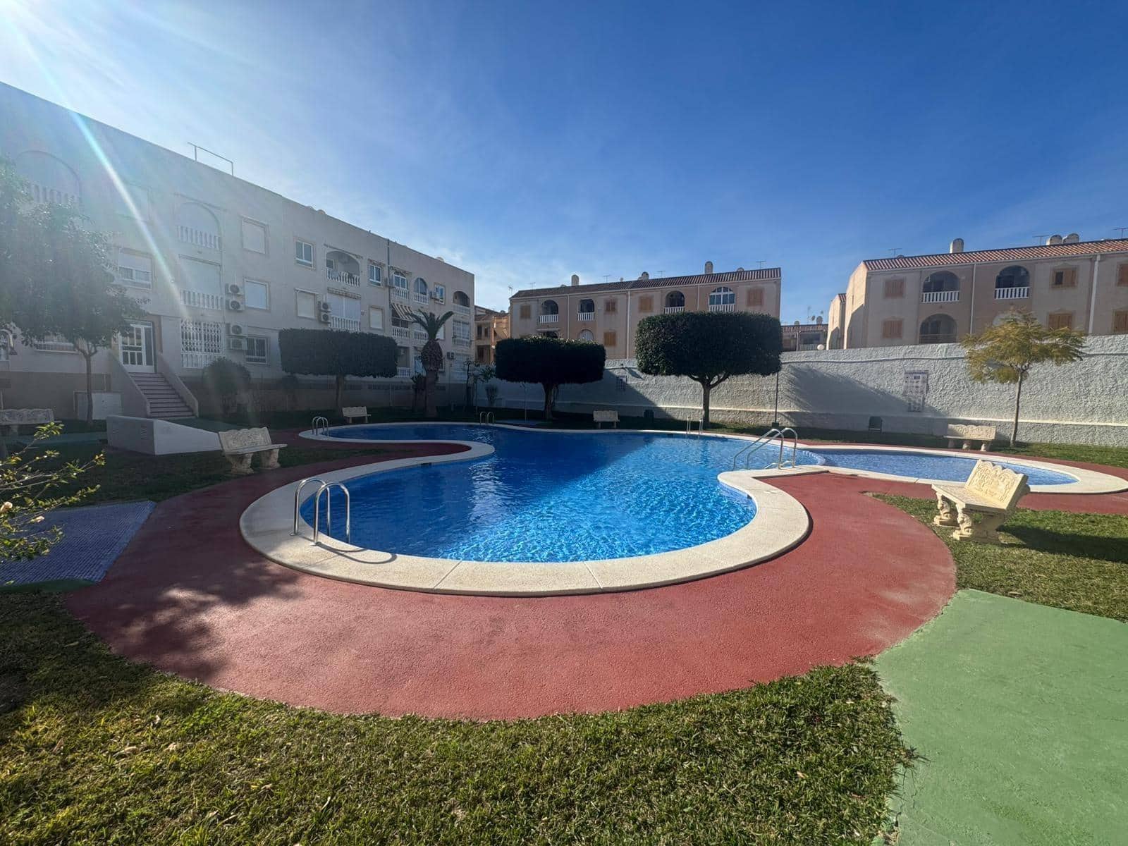 2 bedroom Apartment for sale in Torrevieja with pool - € 139,990 (Ref: 9625930)