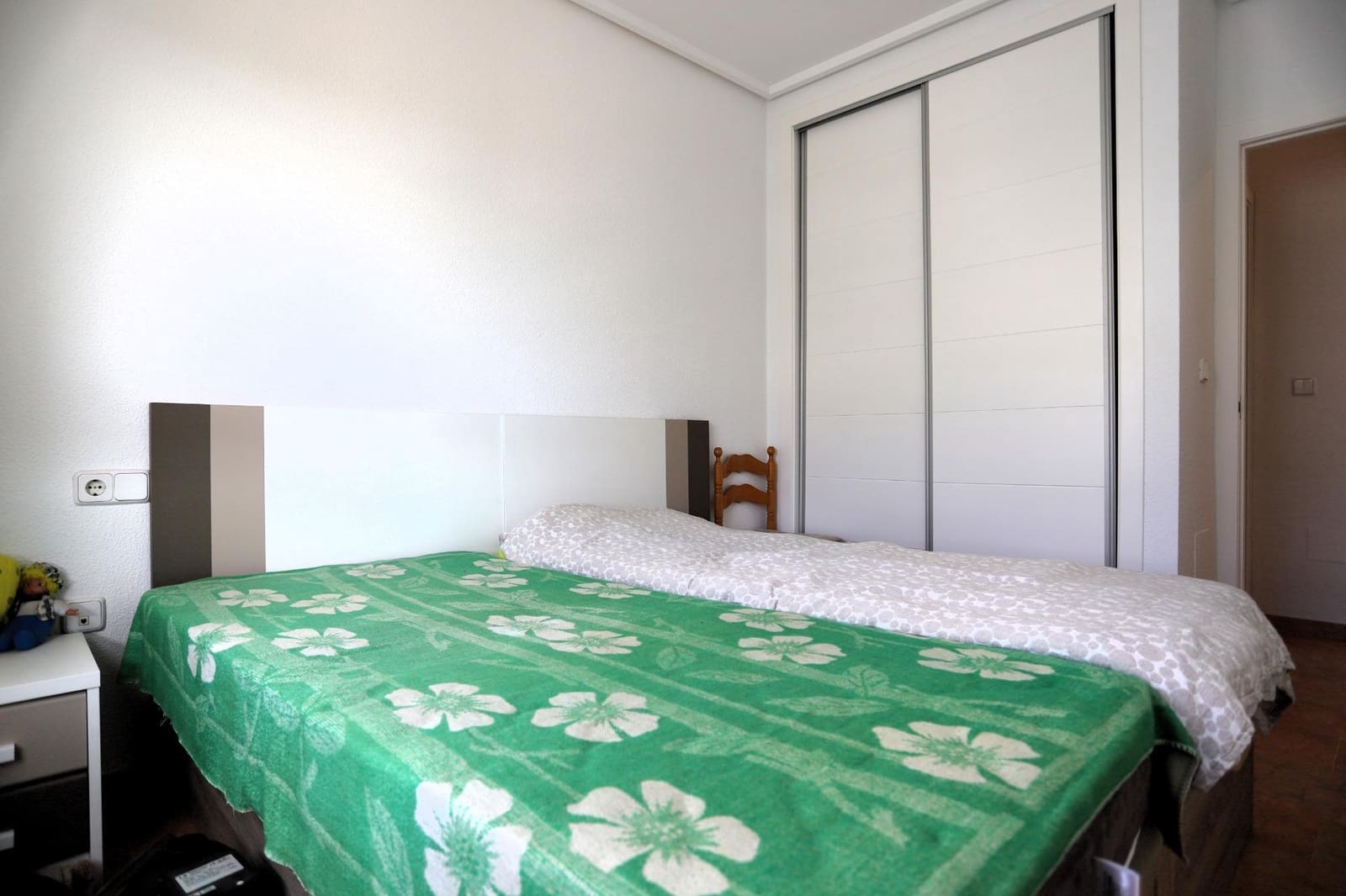 2 soverom Penthouse til salgs i Torrevieja med svømmebasseng - € 299 990 (Ref: 9627831)