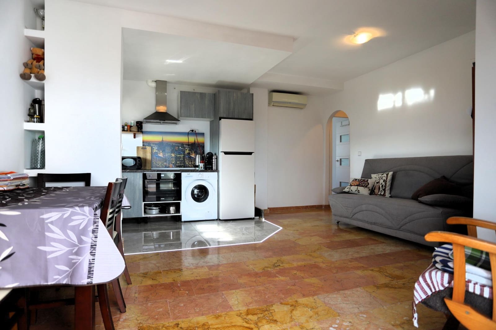 2 soverom Penthouse til salgs i Torrevieja med svømmebasseng - € 299 990 (Ref: 9627831)