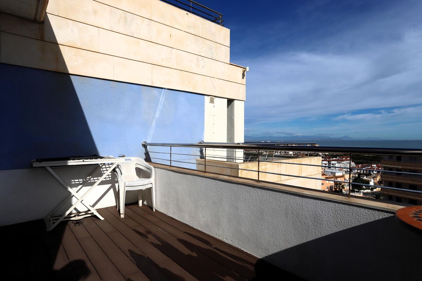 2 soverom Penthouse til salgs i Torrevieja med svømmebasseng - € 299 990 (Ref: 9627831)