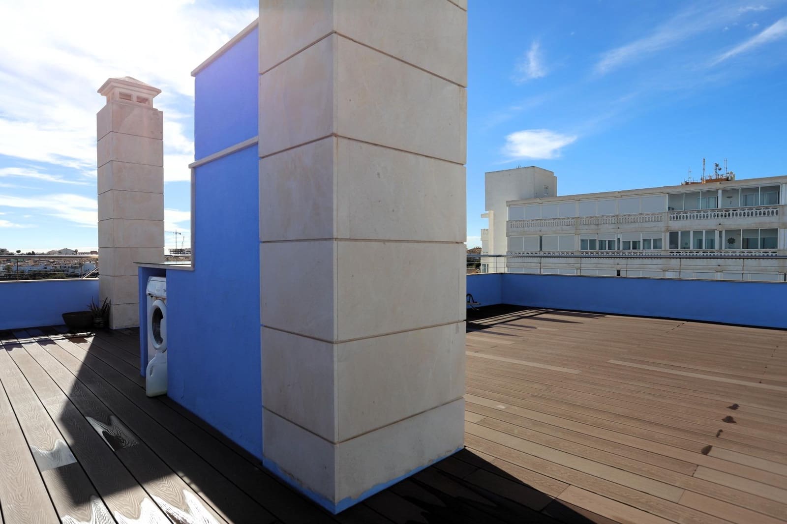 2 soverom Penthouse til salgs i Torrevieja med svømmebasseng - € 299 990 (Ref: 9627831)