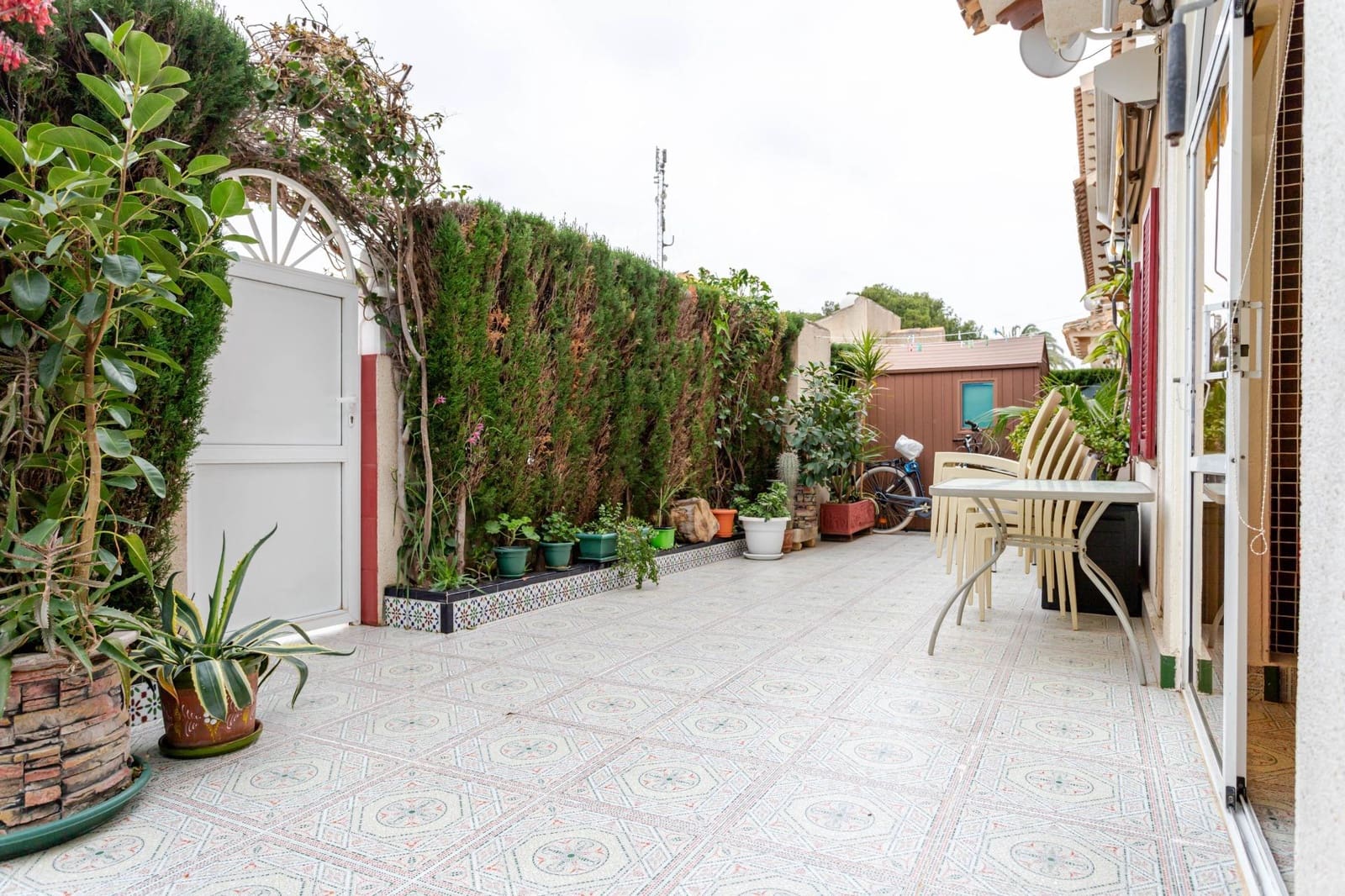 2 slaapkamer Bungalow te koop in Torrevieja met zwembad - € 168.000 (Ref: 9648390)