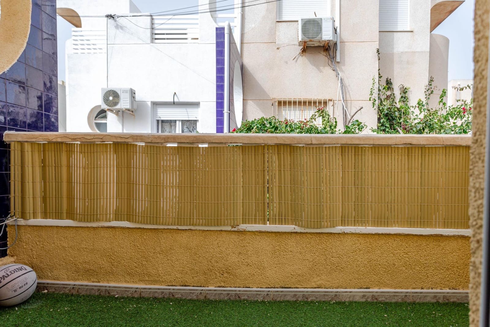 3 chambre Villa/Maison Semi-Mitoyenne à vendre à Torrevieja avec piscine - 189 900 € (Ref: 9666797)