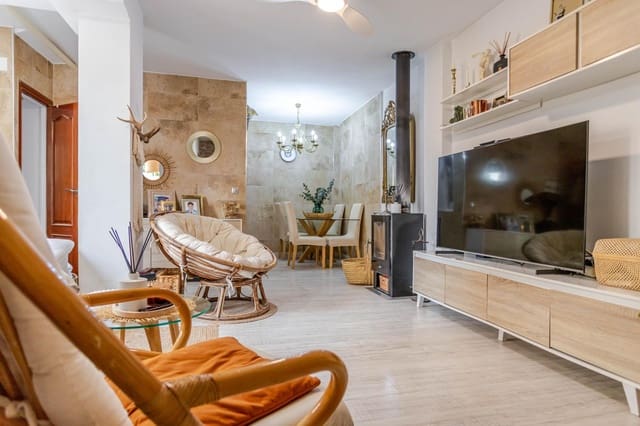 3 chambre Villa/Maison Semi-Mitoyenne à vendre à Los Frutales, Torrevieja avec piscine - 189 900 € (Ref: 9666797)