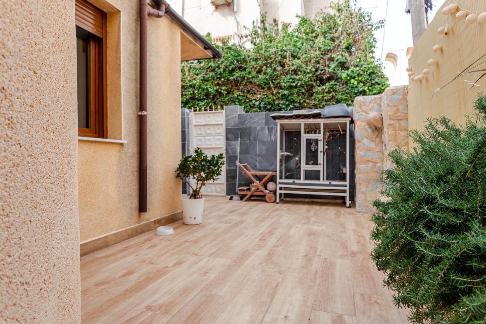 3 chambre Villa/Maison Semi-Mitoyenne à vendre à Torrevieja avec piscine - 189 900 € (Ref: 9666797)