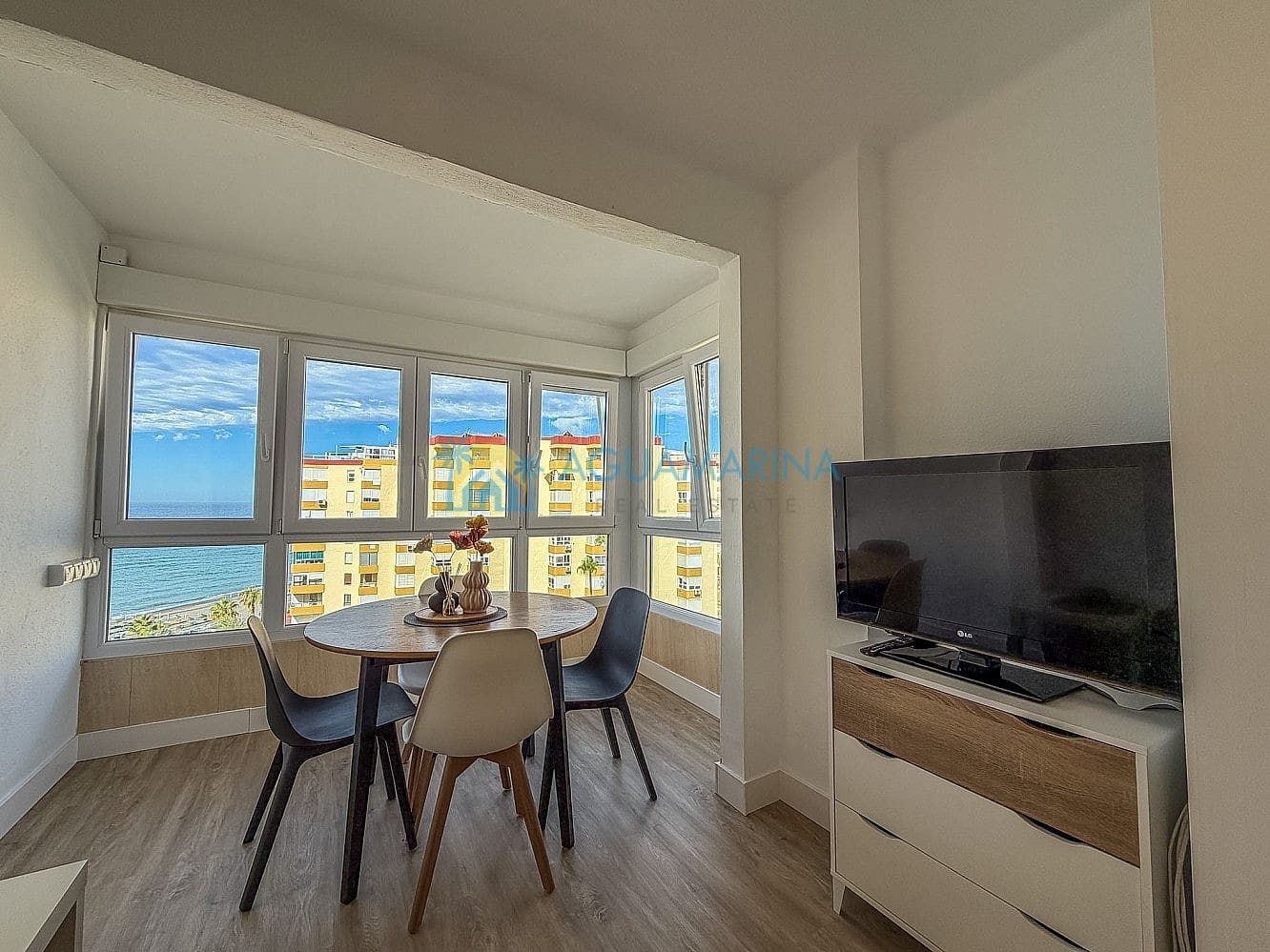 1 quarto Estúdio para arrendamento para férias em Torrox-Costa com piscina - 350 € (Ref: 10000613)