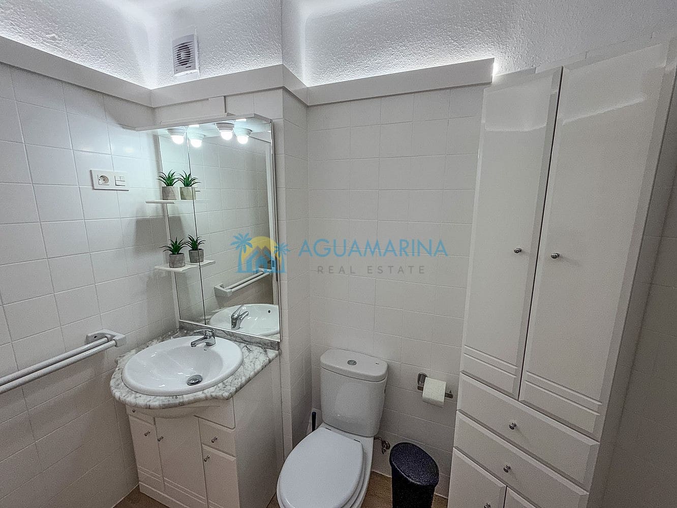 1 quarto Estúdio para arrendamento para férias em Torrox-Costa com piscina - 350 € (Ref: 10000613)