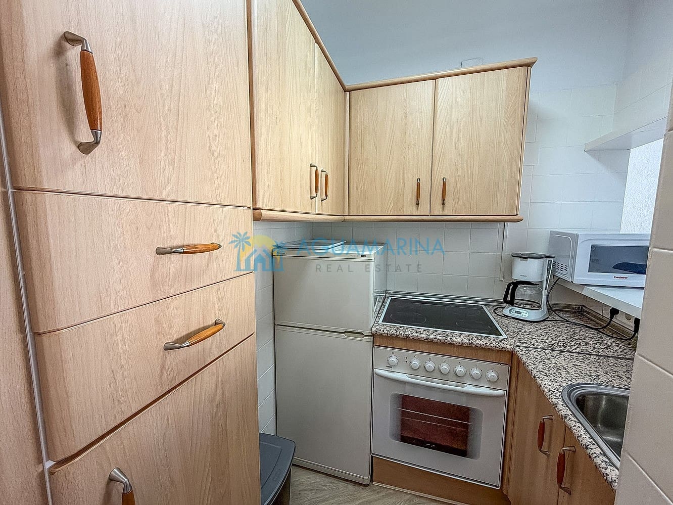 1 quarto Estúdio para arrendamento para férias em Torrox-Costa com piscina - 350 € (Ref: 10000613)