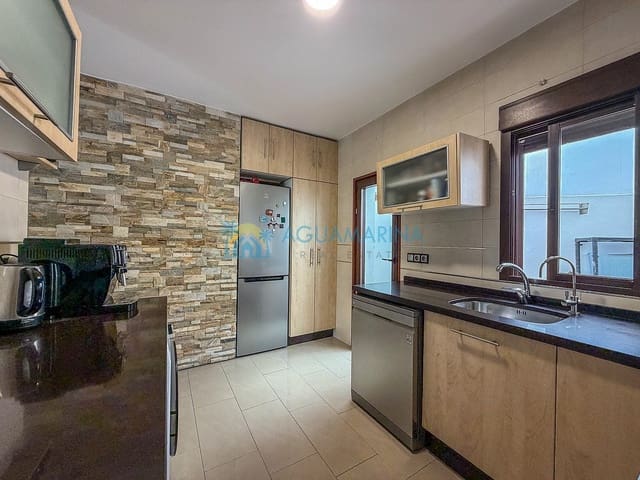 3 sovrum Villa till salu i Laguna Beach, Torrox med pool garage - 395 000 € (Ref: 10018100)