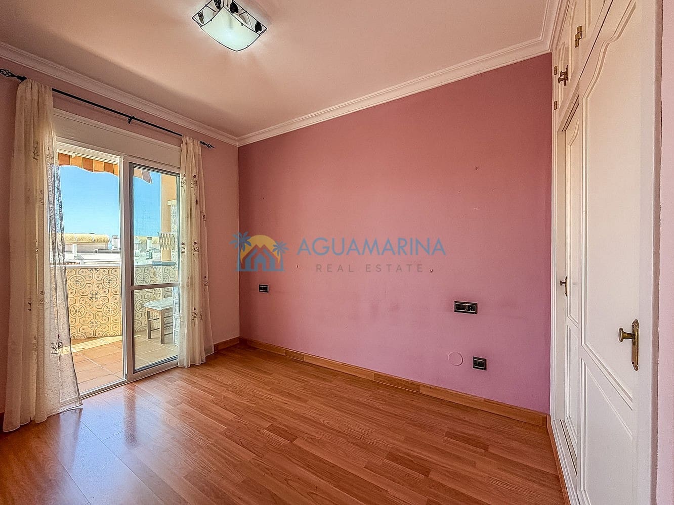 3 bedroom Apartment for sale in Torrox-Costa with pool - € 279,000 (Ref: 10034687)