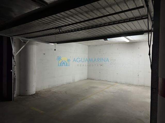 Garage te koop in Urbanización Santa Rosa, Torrox - € 55.000 (Ref: 10160203)