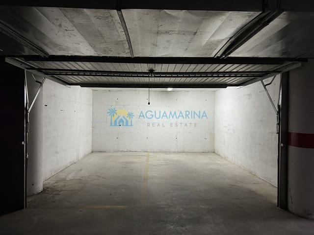Garage te koop in Urbanización Santa Rosa, Torrox - € 55.000 (Ref: 10160203)