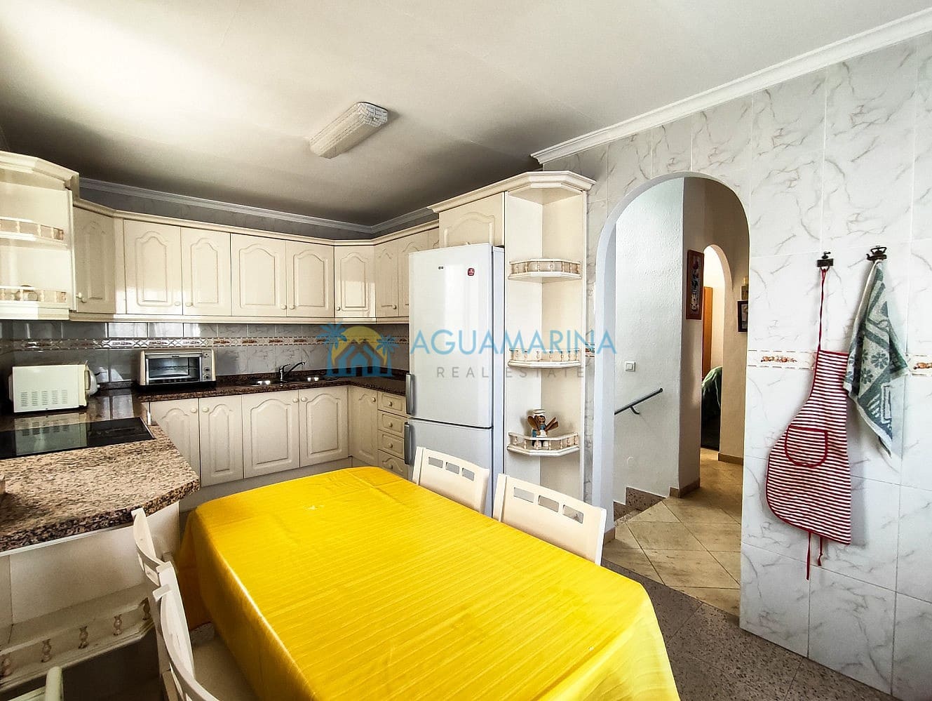 4 soveværelse Semi-Rækkehus til salg i Nerja - € 350.000 (Ref: 7512558)