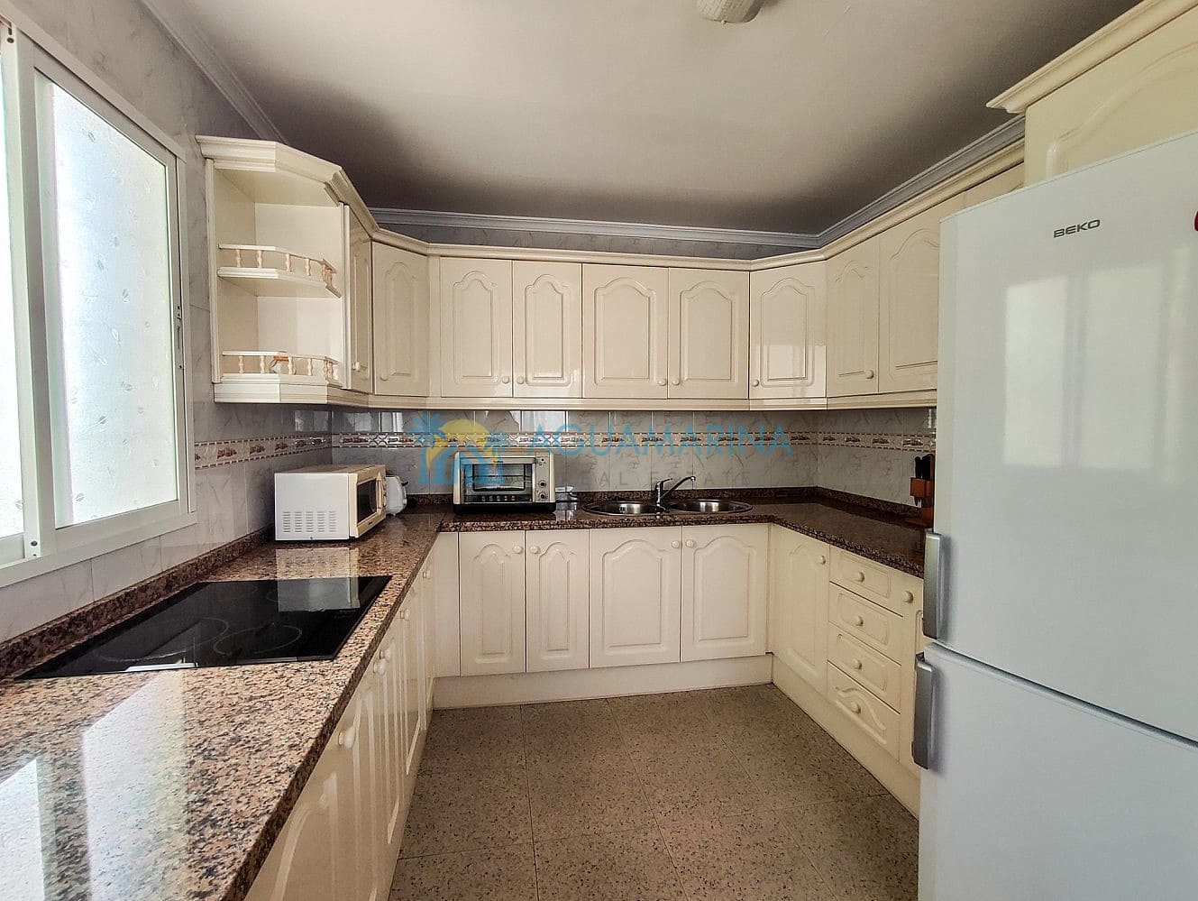 4 soveværelse Semi-Rækkehus til salg i Nerja - € 350.000 (Ref: 7512558)